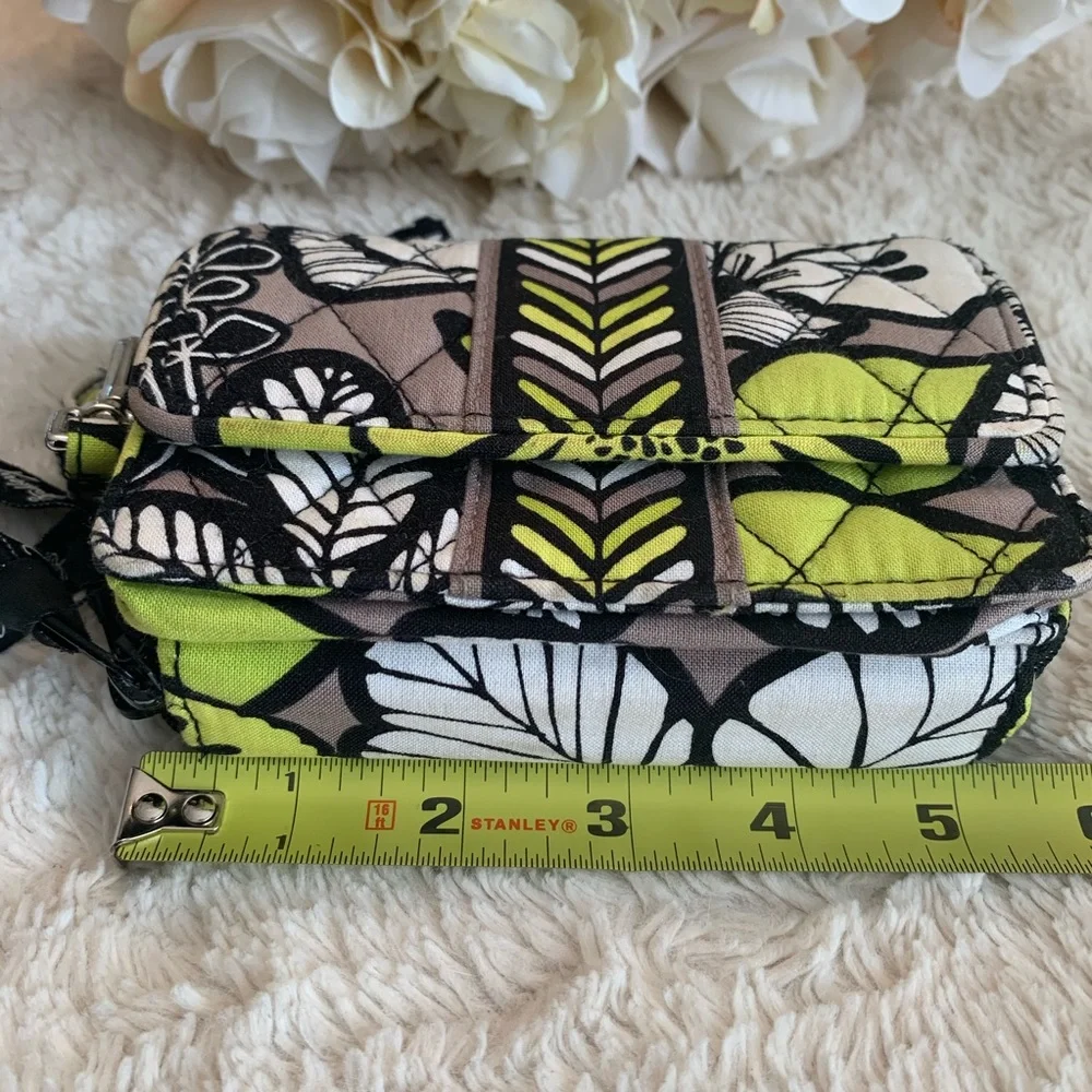 Vera Bradley Wristlet-Like New